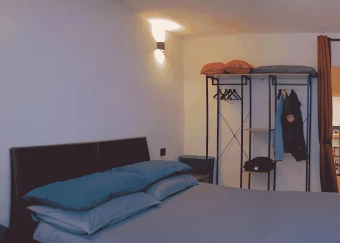 Principe Railway Station Apartman *